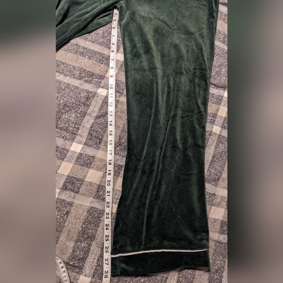 Born Emerald Green Cozy Festive Christmas Pajamas Set sz M - Picture 9 of 11